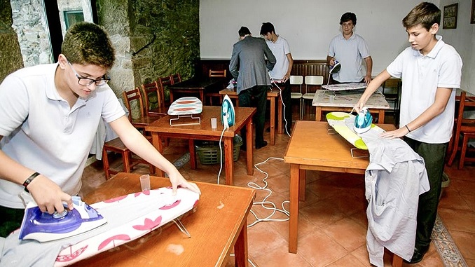 A School In Spain Teaches Household Chores To Boys In A Powerful Initiative Against Gender Inequality