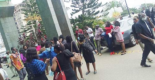 Lawyers Protest At Corporate Affairs Commission (CAC) Abuja, Lagos Over Poor Services & Inaccessibility Of Portal