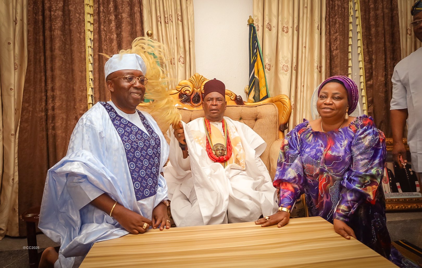 Agenyi Attah Ogwu James Onoja, SAN leads delegation to Attah of Igala